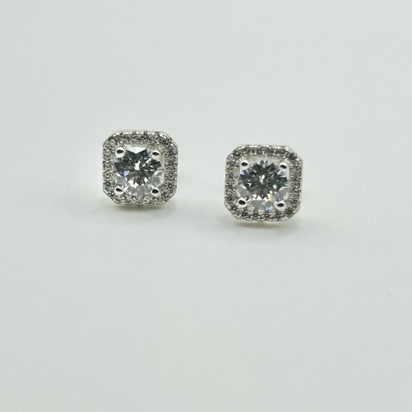Stirling Silver Stud Earrings Moissanite Zircon-New - Picture 5 of 6